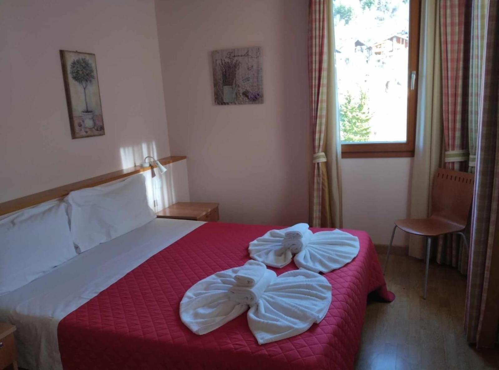 Hotel Chalet Casa Cesana チェザーナ・トリネーゼ エクステリア 写真