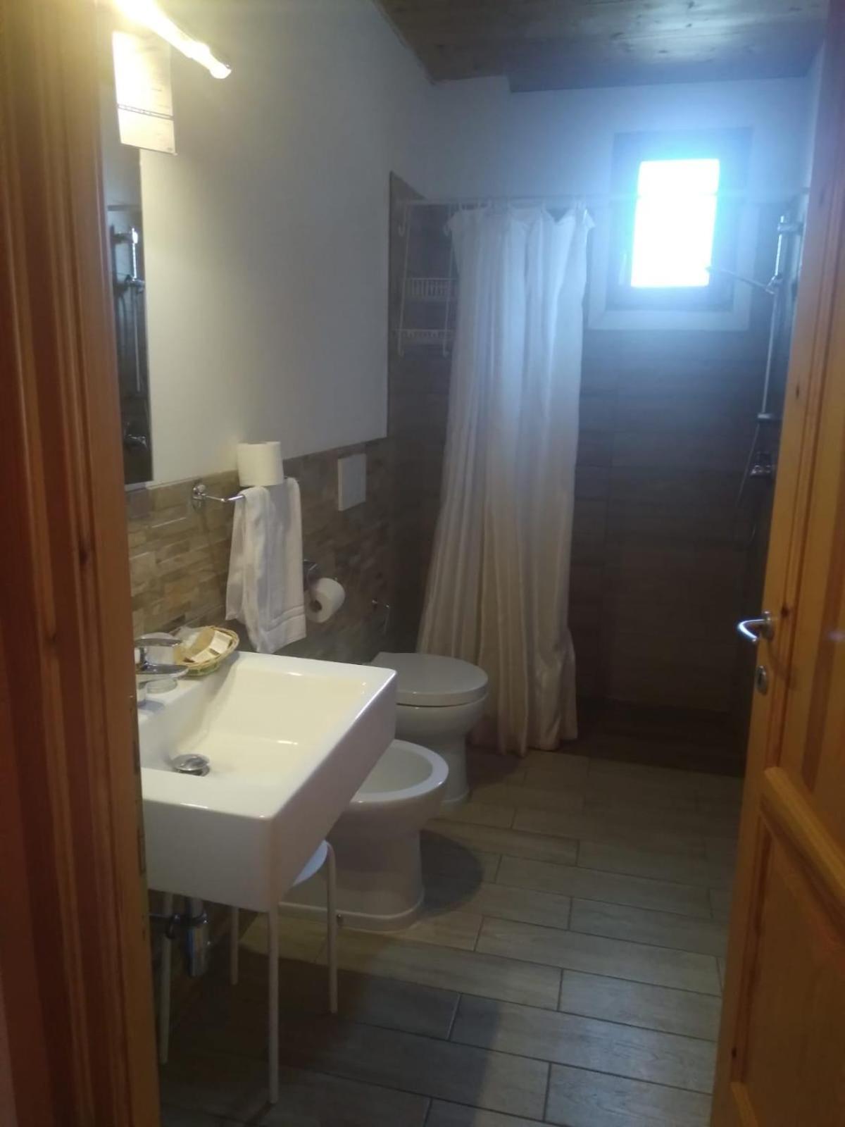 Hotel Chalet Casa Cesana チェザーナ・トリネーゼ エクステリア 写真