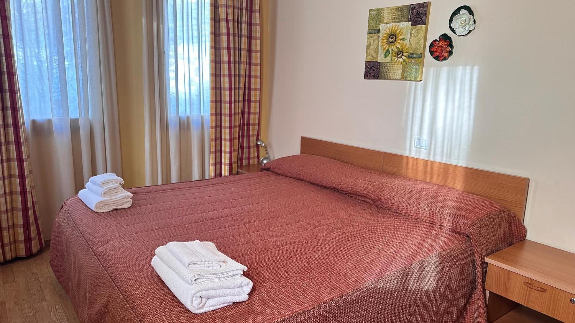 Hotel Chalet Casa Cesana チェザーナ・トリネーゼ エクステリア 写真